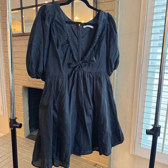 Abercrombie & Fitch Dresses & Skirts - Abercrombie Short Sleeve Deep V Mini Dress